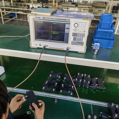 Combinaison hybride à micro-ondes 2 en 2 pour DAS 617-3800MHz Poids brut 0,350 kg