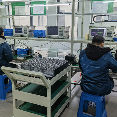100W 698-3800MHz 150dBc 4 1 Das Ibs communication accouplement hybride RF combinateur hybride