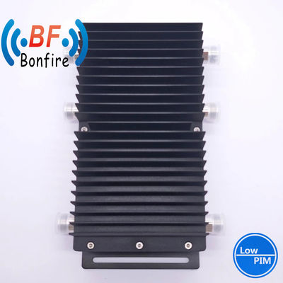 Couplings hybrides gris 698-3800MHz 3dB 4,3-10 Femme 4 en 4 sortie combinateur IP65 -160dbc