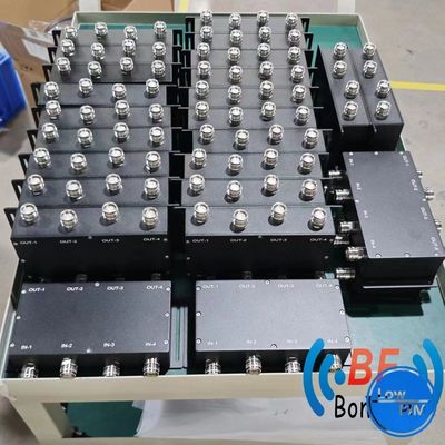 4.3-10 Femme -160dbc 300W 4 en 4 sortie Hybride combiné pour le bâtiment Das 698-3800MHz