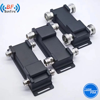 VHF 617-3800MHz 3dB 2X1RF Hybrid Combiner N Femme avec interface N-F/4.3-10-F/DIN-F