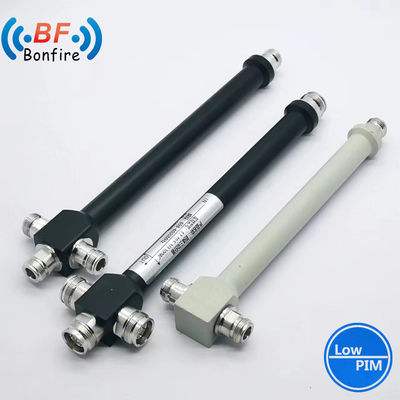 350-3800MHz 2 voies de guidage d'ondes SMA-F 50W RF Splitter de puissance de cavité pour l'intérieur / extérieur IP65