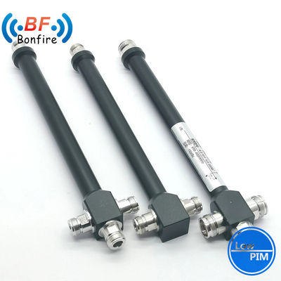 Splitter de puissance à deux voies 50W pour les systèmes de télécommunications 617-4000MHz N Femme IP65 extérieur
