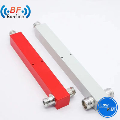 Connecteur RF 2 Way Power Splitter personnalisé 10W 350-3800MHz 4.3-10-F pour la station de base