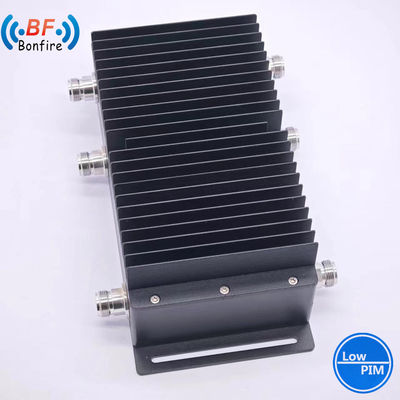 Combinateur hybride 698-4000MHz RF coupler hybride à large bande 4X4 Combinateur en rouge personnalisé