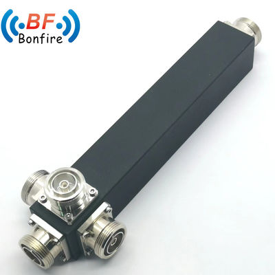Paquet Poids brut 0,510kg 350-3800MHz Diviseur de puissance à cavité bidirectionnelle avec faible Pim -161dbc