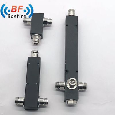 350-3800MHz RF Passive 4 Way Power Divider avec connecteur féminin 4.3/10 et notation IP65