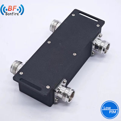 Voir ci-dessous le tableau des données 698-4000 MHz Noir DIN-Femme 2X2 Coupler hybride/Combinaison hybride