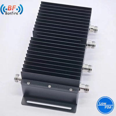 Taille de l'emballage 22,00cm * 12,00cm * 8,00cm 698-4000MHz 4X4 3dB Hybrid Combiner N Femme