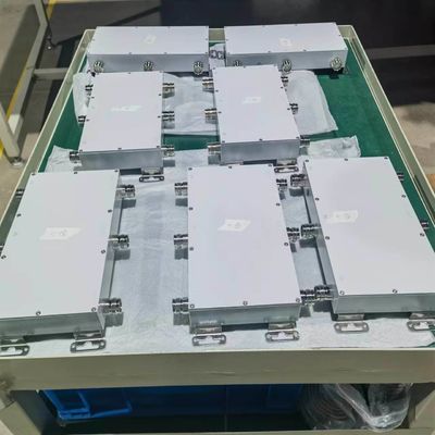 22.00cm * 10.00cm * 2.00cm 698-4000MHz Coupler hybride 3 X3 4.3-10 Connecteur féminin