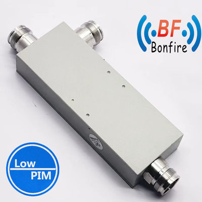 300W N Femme IP65 intérieure/extérieure bas Vswr 698-2700MHz Accouplement par cavité du coupleur directionnel