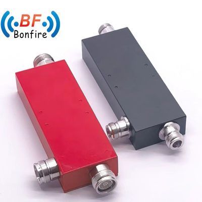 Accouplement directionnel RF 10dB à basse Pim 30W 2GHz-18GHz pour les applications à haute fréquence