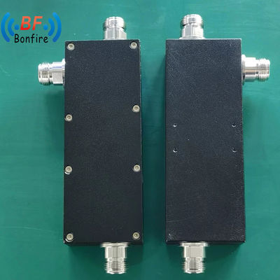 Accouplement directionnel RF 10dB à basse Pim 30W 2GHz-18GHz pour les applications à haute fréquence