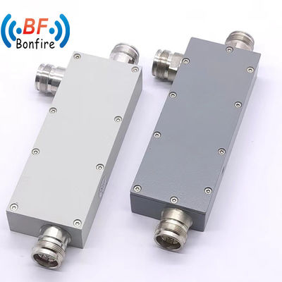 50 Oméga Impédance Haute Puissance 30W 10dB Accouplement Directionnel 2-18GHz Micro-ondes basse Vswr