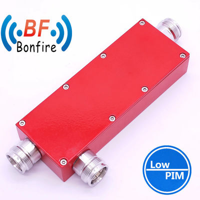 Plage de fréquences 698 MHz-3800 MHz 300W 0,44 dB Coupleur directionnel à faible perte d'insertion