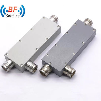 Accouplement directionnel par cavité de 10 dB 698MHz-3800MHz avec faible perte d'insertion et degré d'accouplement de 300W