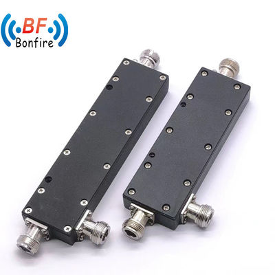 Accouplement directionnel par cavité de 10 dB 698MHz-3800MHz avec faible perte d'insertion et degré d'accouplement de 300W