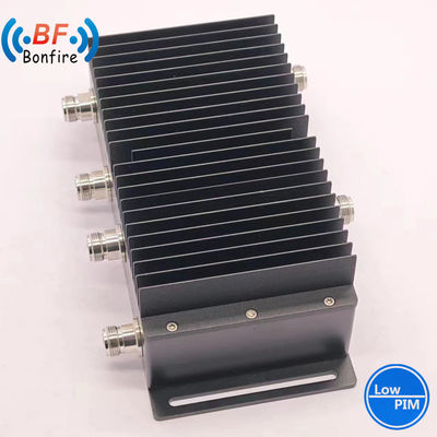 Gris 698-3800MHz VHF 4 en 2 sortie RF Hybrid Coupler/Combiner pour la livraison globale du projet