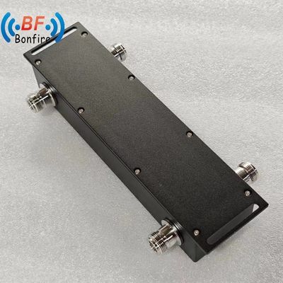 2X2 3dB RF Passive Hybrid Combiner Hybrid Coupler 698-3800MHz Intérieur et extérieur IP65
