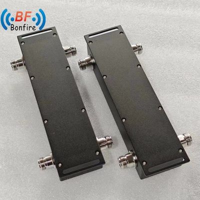 Combinaison hybride RF 2 en 2 Fréquence 698-3800MHz N Connecteur féminin 50W Puissance d'entrée