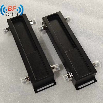 Combinaison hybride RF 2 en 2 Fréquence 698-3800MHz N Connecteur féminin 50W Puissance d'entrée