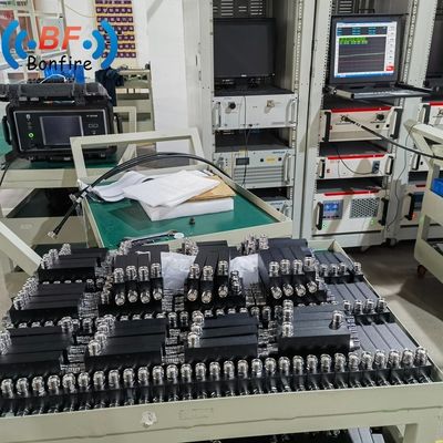 IP65 VHF à l'intérieur/à l'extérieur UHF 136-470MHz RF 8dB Coupler directionnel N Connecteur féminin