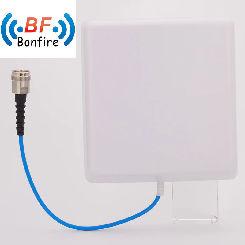 Panneau directionnel intérieur Siso Antenne 698-4000MHz 4.3-10 F avec conception directionnelle