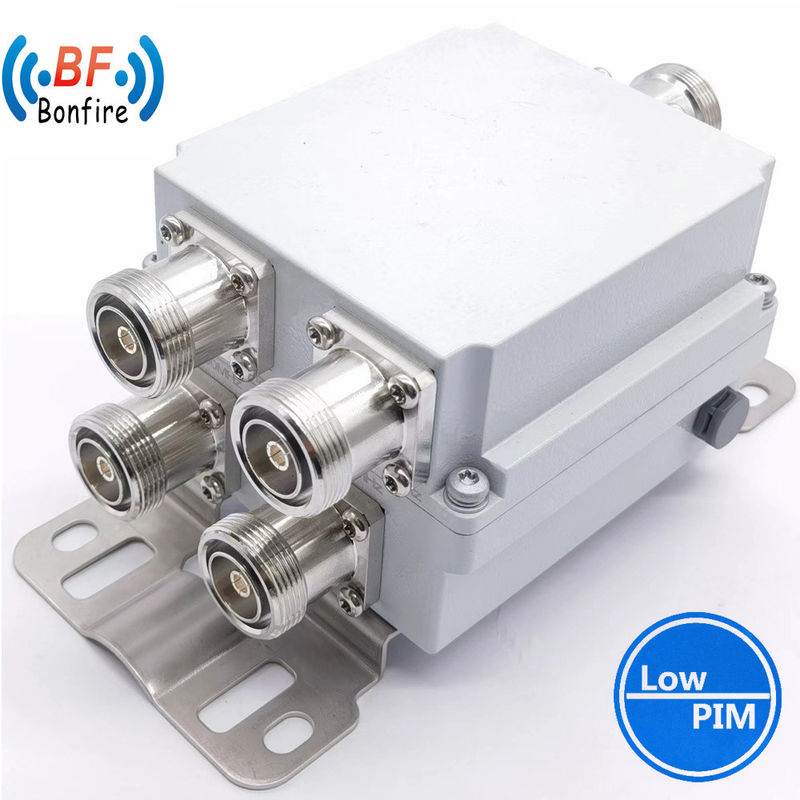 Combinaison à double bande RF à basse fréquence PIM 690-960/1710-1920MHz avec 2,620 kg de poids brut du paquet