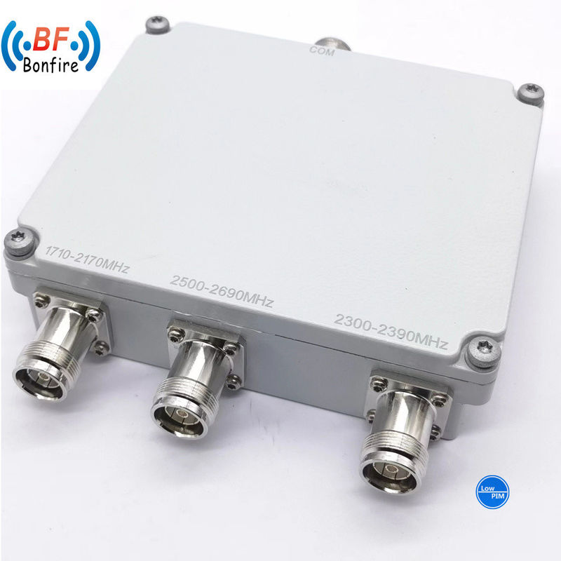 HL-0727-31 62 7701 3301 Tri-band Low Pim Combiner RF Triplexer pour les projets Ibs/Das