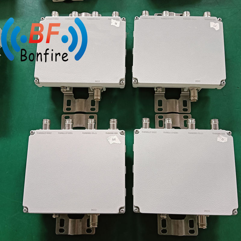 4.3-10f DIN-F 1710-2700MHz 4 Ports Basse Pim RF Quad-Band Combiner RF Quadplexer 2,630kg