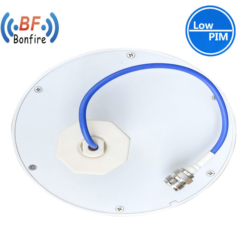 Das large bande 698-3800 MHz 153 Dbc 5dBi N Femme MIMO Omni Antenne pour le marché européen