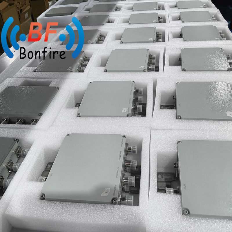 4.3-10f Interface DIN-F Quadplexeur RF Multiplexeur pour 698-960/1710-1880/1920-2170/2600-3800MHz