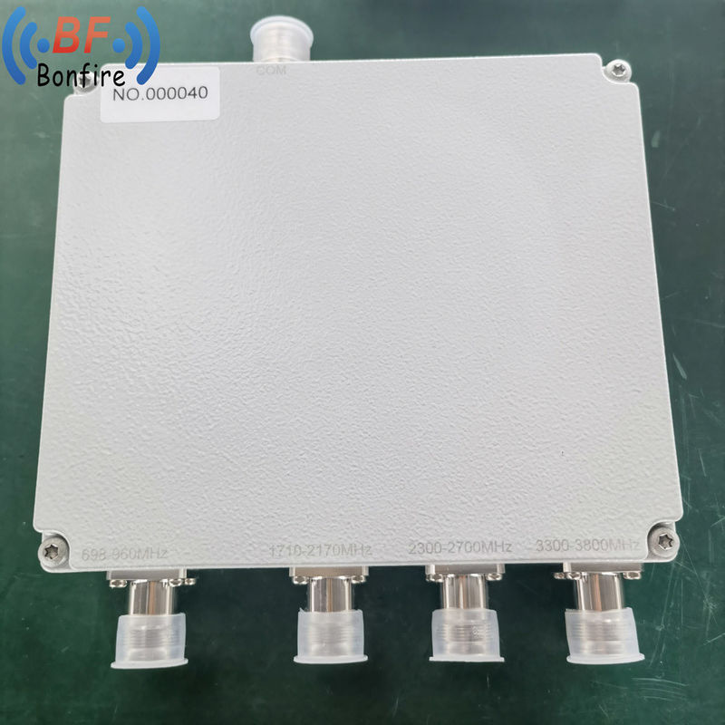 RF 5g intérieur combiné 1710-2700MHz Quadplexer avec 4in 1out Diplexer et N 4310 connecteur DIN