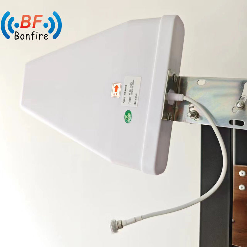 Full Band 698-4000MHz 4G Yagi Log-Périodique Communication extérieure sans fil Lpda Antenne