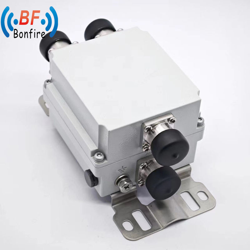 IP65 1710-2170MHz 2300-2690MHz Unité de signal RF à double bande Duplexer combiné