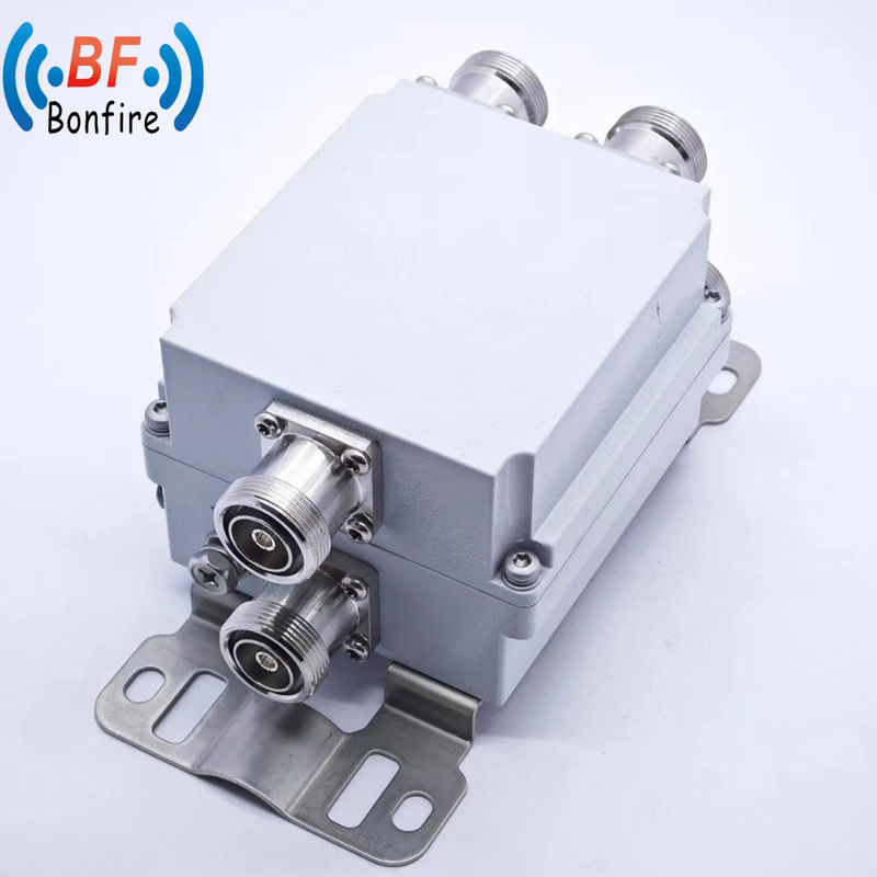 IP65 1710-2170MHz 2300-2690MHz Diplexeur RF intérieur/extérieur avec connecteur féminin 7/16DIN
