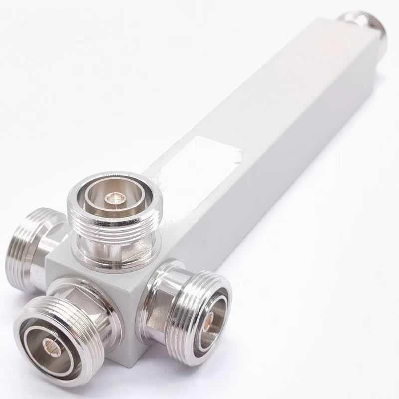 Multibande 2/3/4 Way Splitter haute puissance 350-3800MHz DIN-F pour une division améliorée du signal