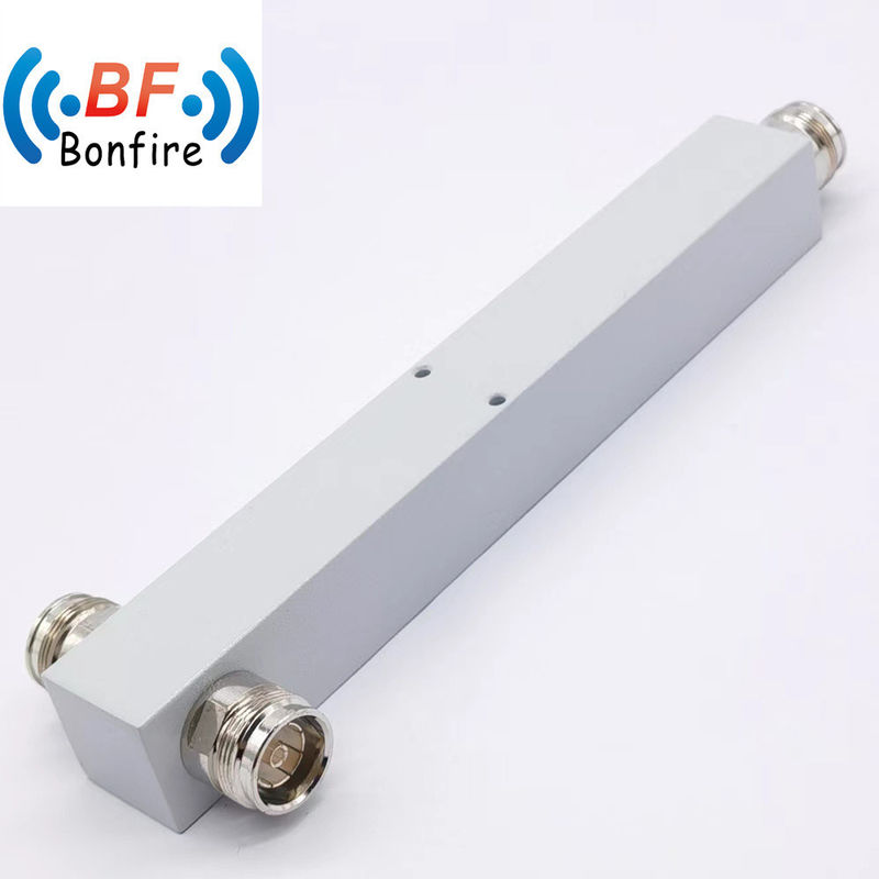 Splitter de puissance réactif à deux voies intérieur/extérieur -160dbc IP65 350-3800MHz N Femme gris