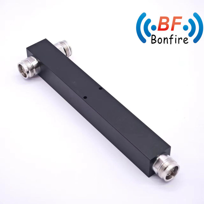 Splitter de puissance de cavité à 2 voies à faible Pim 698-4200MHz avec connecteur 4.3-10 dans un emballage compact