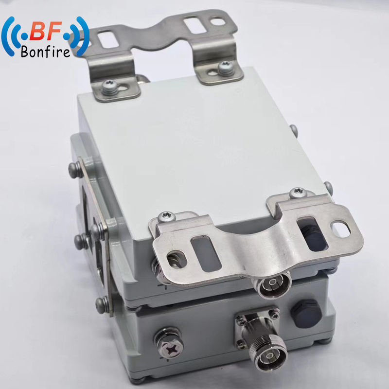 160dbc 300W Diplexer 1710-1880 1920-2170 2300-2400 2500-2700MHz RF Quadplexer combiné