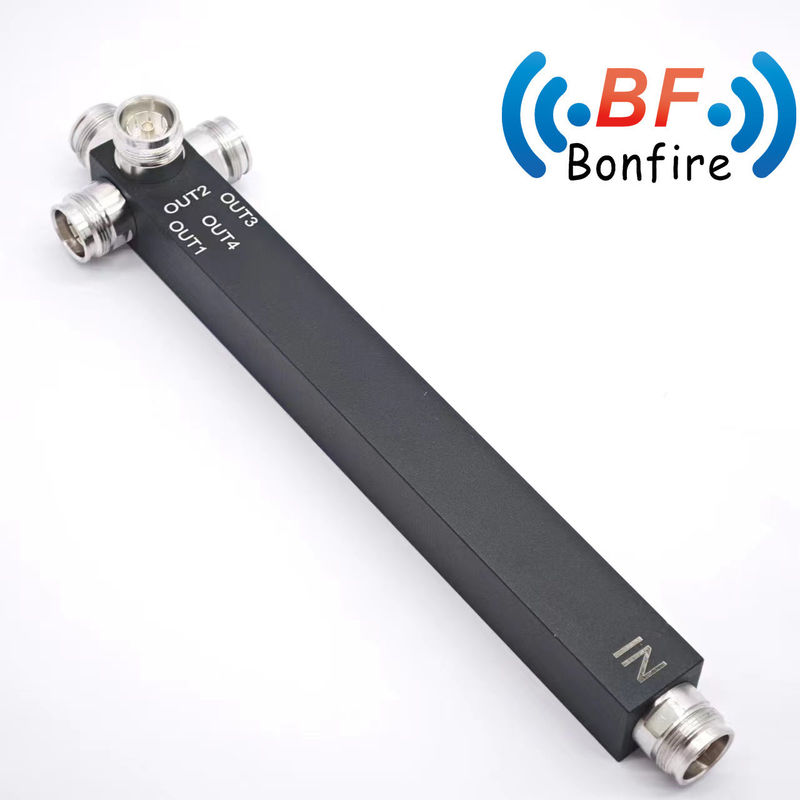 Splitter d'alimentation réactif 4 voies IP65 intérieur/extérieur avec connecteur 4,3-10 698-3800MHz