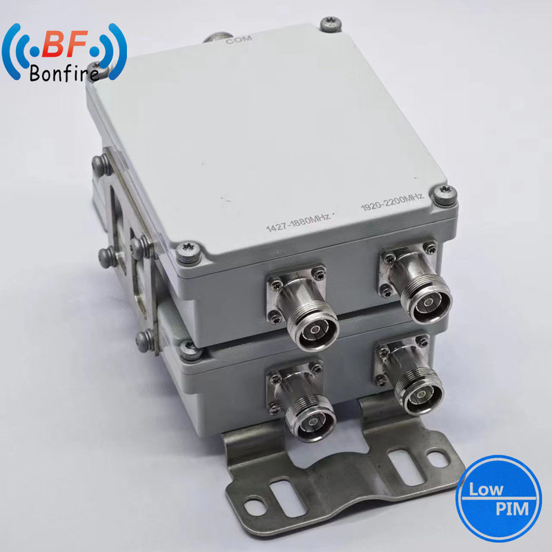 1710-1880 1920-2170 2300-2400 2500-2700 MHz Triplexeur RF Diplexeur combiné avec connecteur SMA