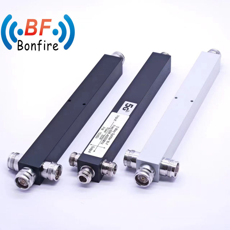 50W rouge plaqué 617-4000MHz 2/3/4 Way Power Divider Splitter avec les exigences du client