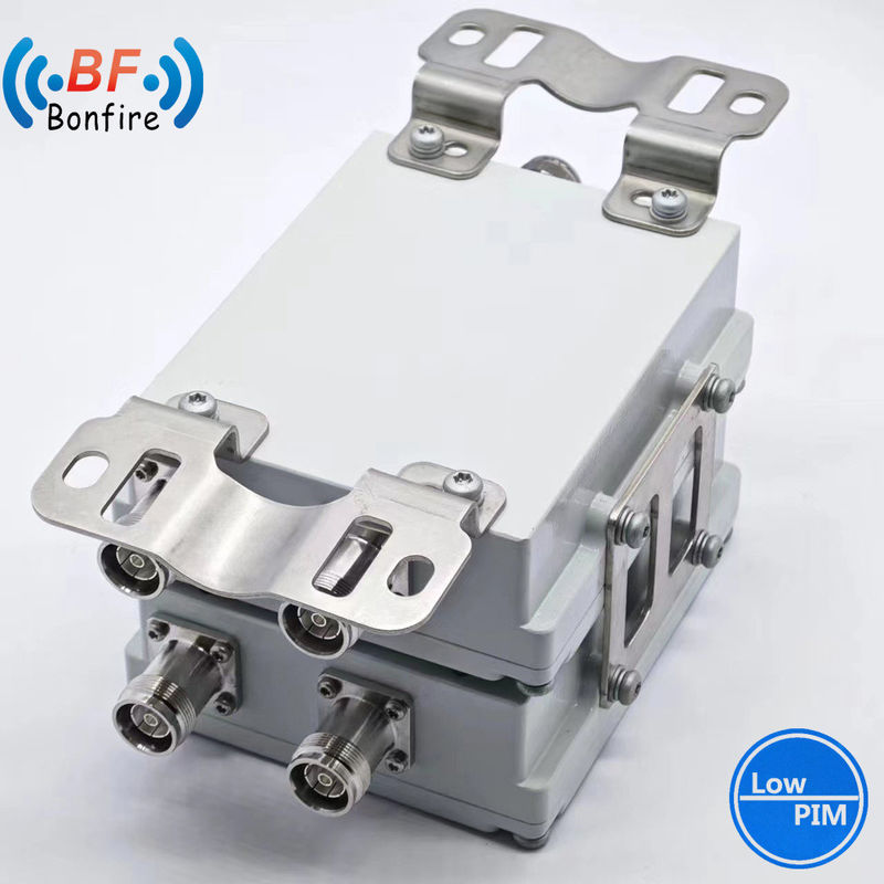 690-862/880-960/1427-3800MHz combinateur RF -160dbc 200W Triplexer avec 4310 connecteur féminin