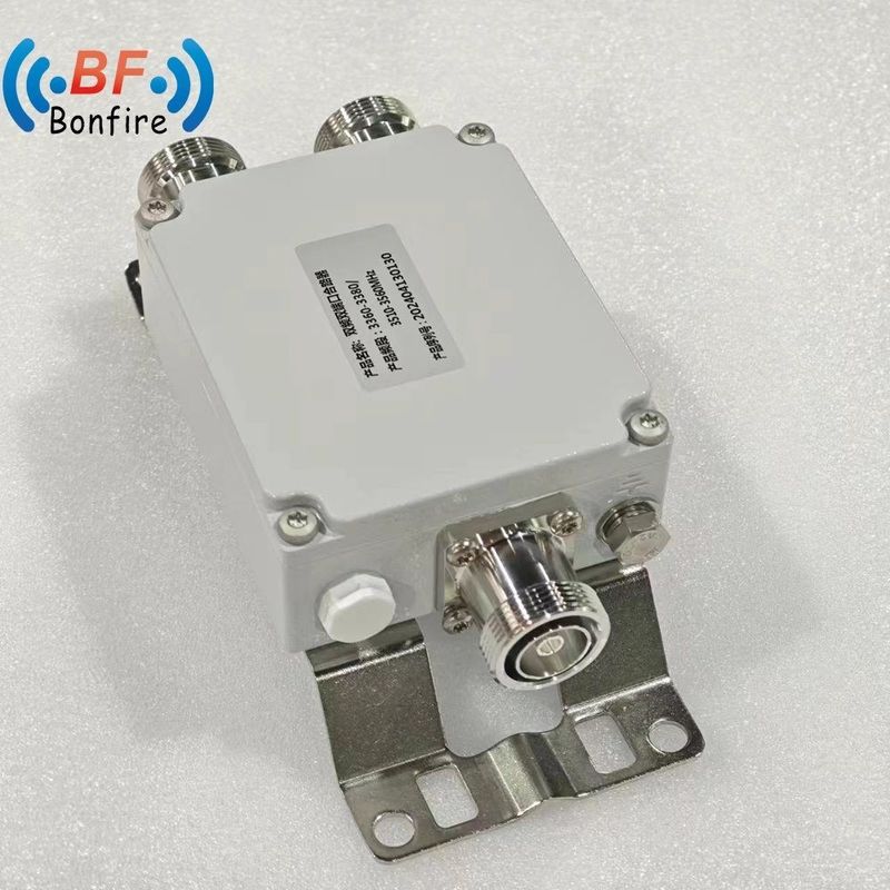 1710-1880 1920-2170 2300-2400 2500-2700MHz Combinateur RF Penta-Band -155dbc avec DIN-F