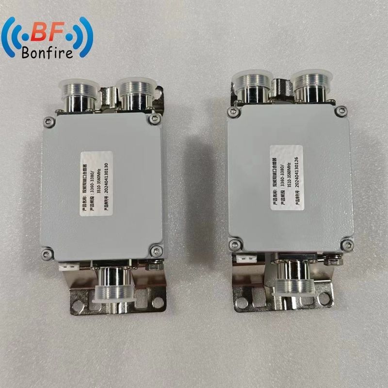 Combinateur RF à attenuateur fixe de 100 Watt 2300-2400 2500-2700 MHz 40 dB N Combinateur à double bande