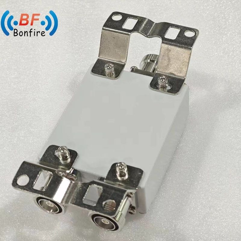 4.3-10f DIN-F N-F RF Combinateur à double bande Combinateur 200W 2300-2400 2500-2700MHz basse tension