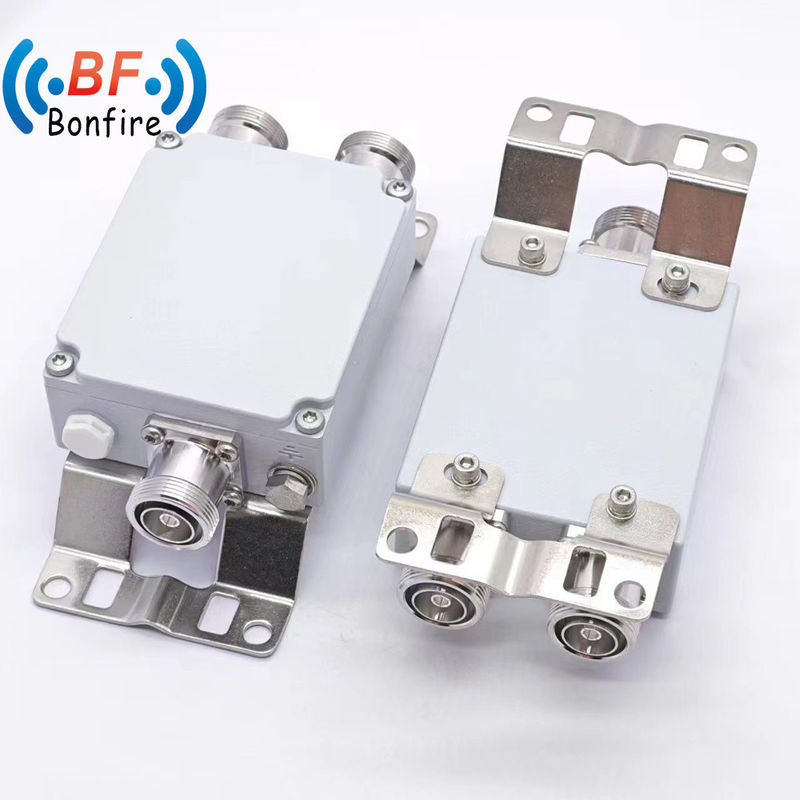 Capacité 200 W N Attenuateur RF de sexe masculin à féminin 15 dB CC à 2300-2400 2500-2700MHz 50 Ohm
