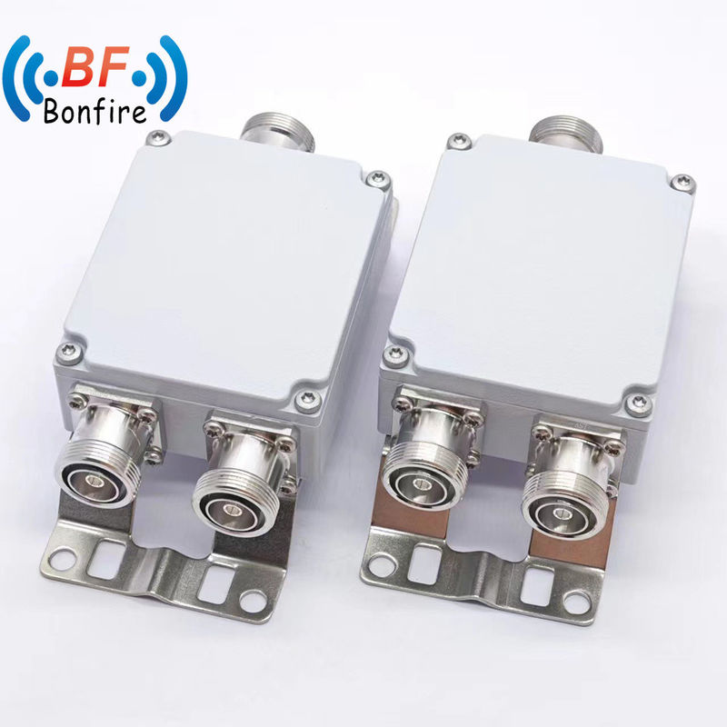 4.3-10f DIN-F N-F Combinateur RF pour intérieur/extérieur IP65 1920-2170 2300-2400 2500-2700MHz