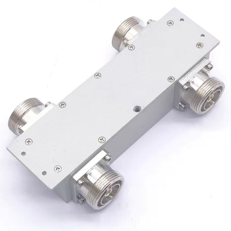 DQ-0738-223301 Combinaison hybride 2 en 2 sur 698-3800MHz DIN-F Package Poids brut 2.000kg